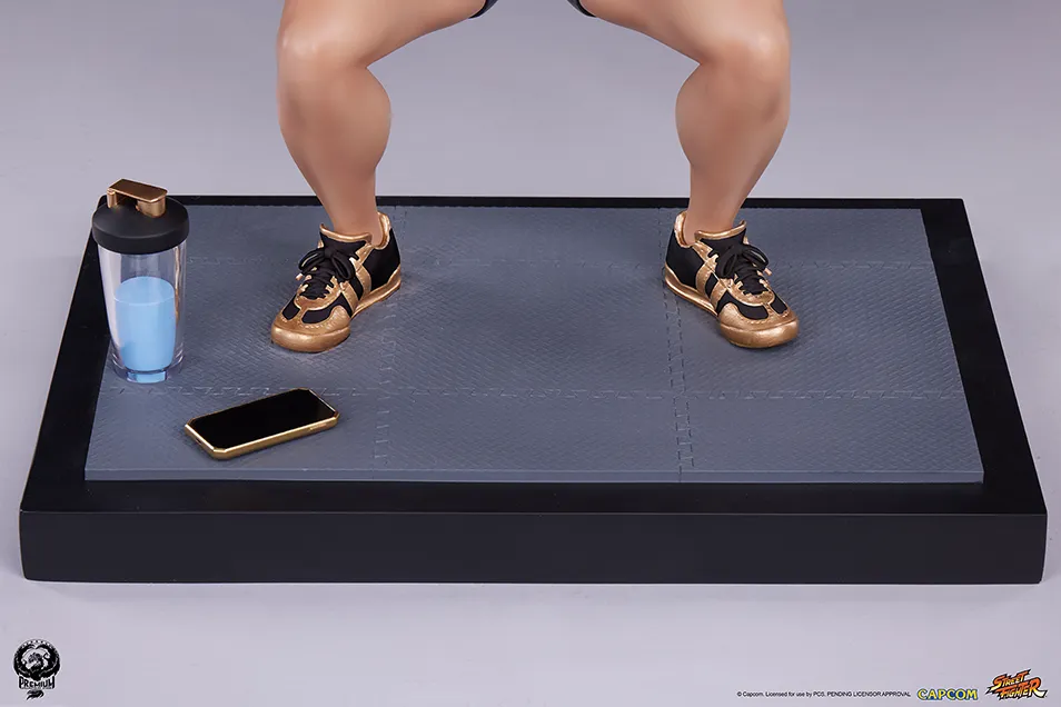 Chun-Li Powerlifting (Battle) 1/4 Scale Statue