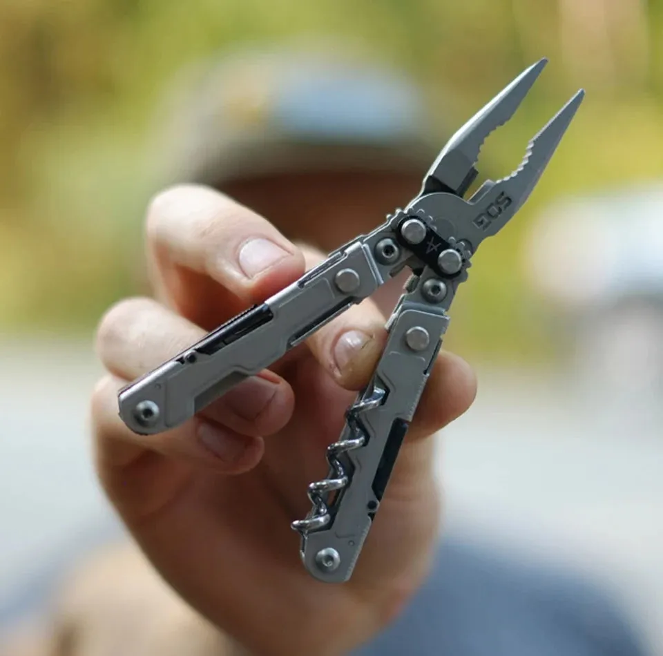 SOG 17 in 1 PowerLitre Multi-Tool